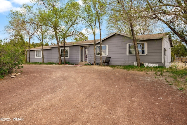 7124 Simons Way, Show Low, AZ 85901 - ranch-style home with driveway