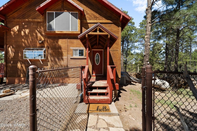 746 Jacks Wild Rd, Show Low, AZ 85901 - view of front of house with fence