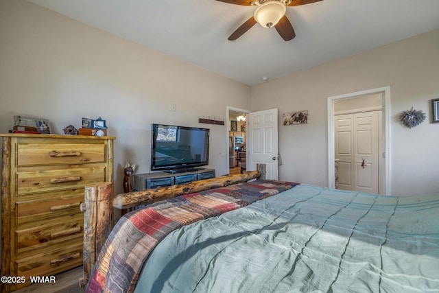 bedroom featuring ceiling fan
