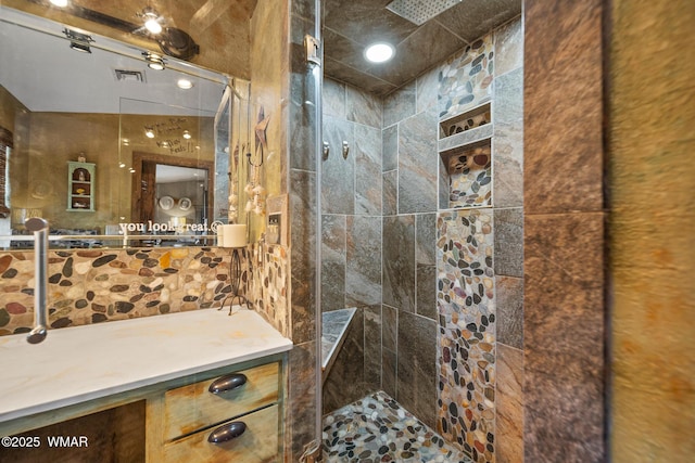 6711 Bandido Way, Show Low, AZ 85901 - full bathroom with tiled shower