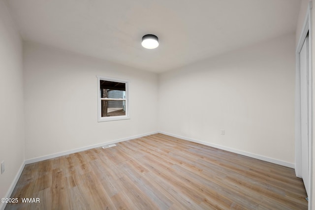 1259 S Penrod Dr, Pinetop, AZ 85935 - unfurnished room with light wood-style floors