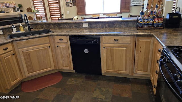1050 E Jefferson St, Snowflake, AZ 85937 - kitchen featuring black appliances, stone finish flooring, and dark countertops