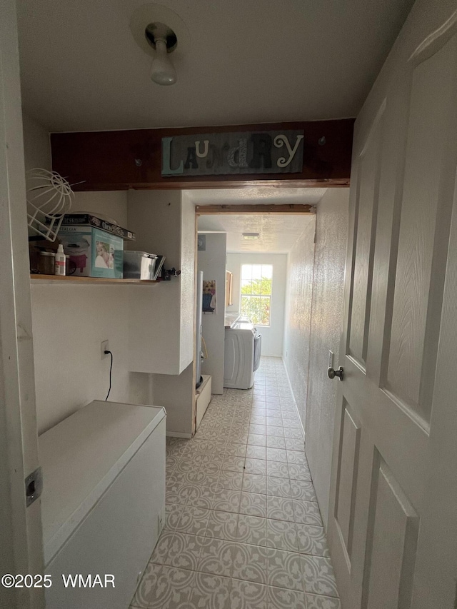8515 Pueblo Ln, Snowflake, AZ 85937 - hall featuring washer / dryer
