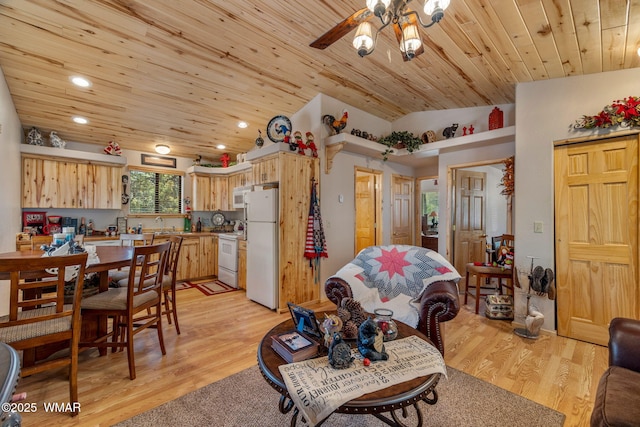 2979 Western Star Dr, Overgaard, AZ 85933