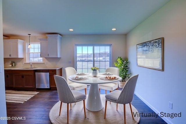 dining space featuring recessed lighting, dark wood-style floors, and baseboards