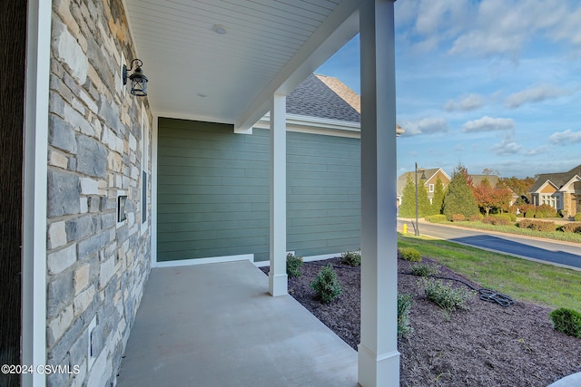 view of patio / terrace with covered porch