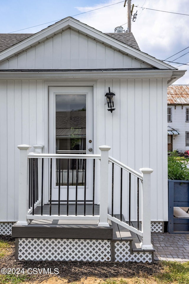 view of property entrance