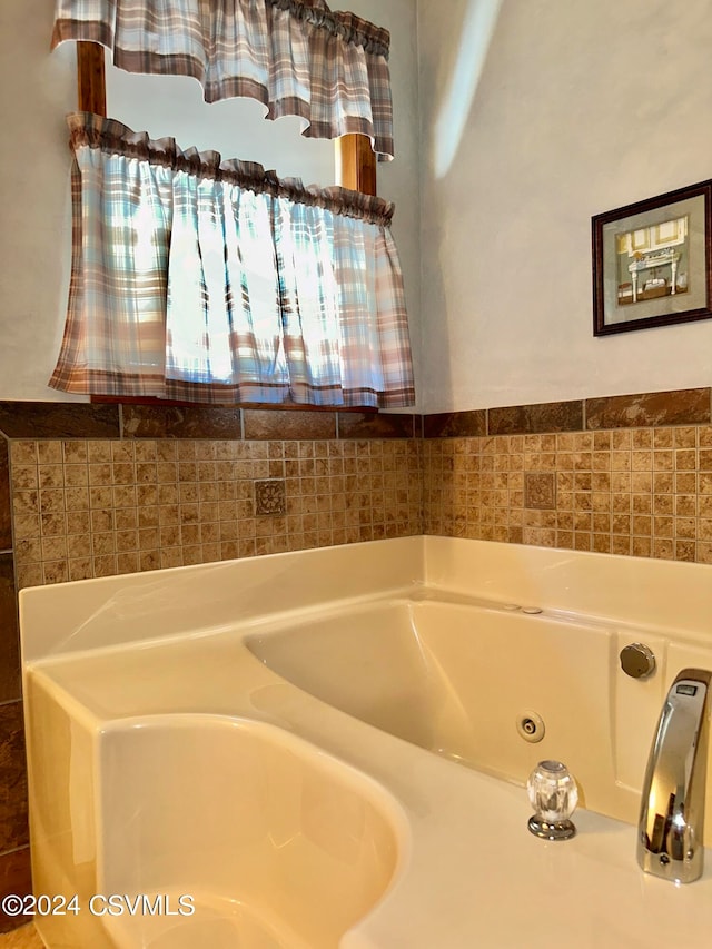 bathroom with a bathtub