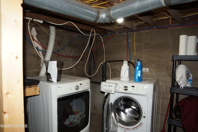 washroom with washer and clothes dryer