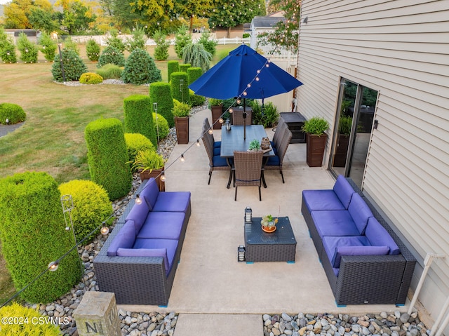 view of patio / terrace featuring an outdoor hangout area