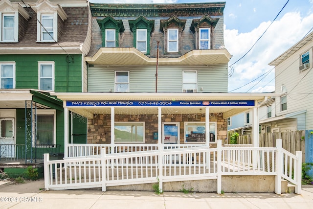 view of front facade with a porch