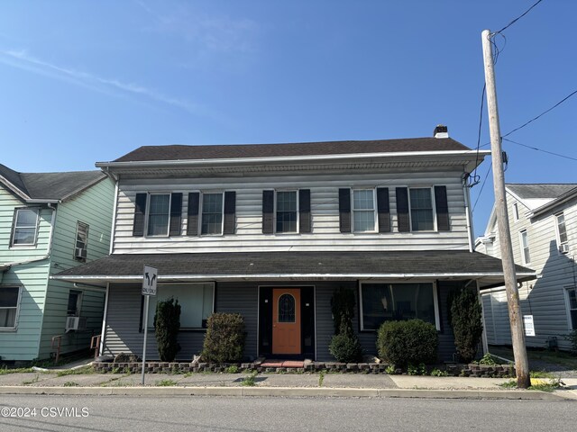 front facade featuring a porch