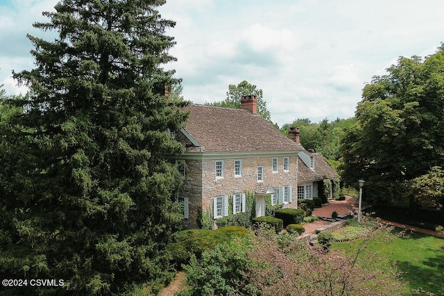 view of side of property