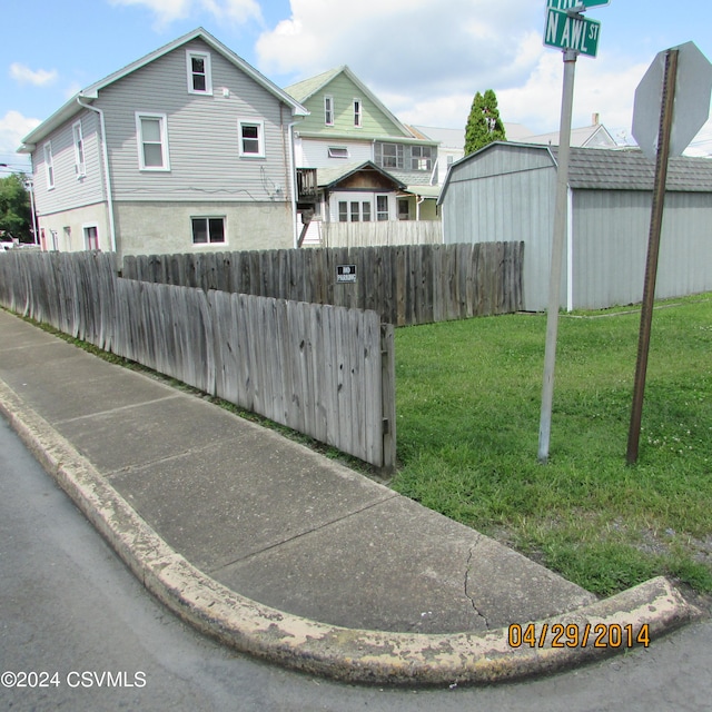 exterior space featuring a yard