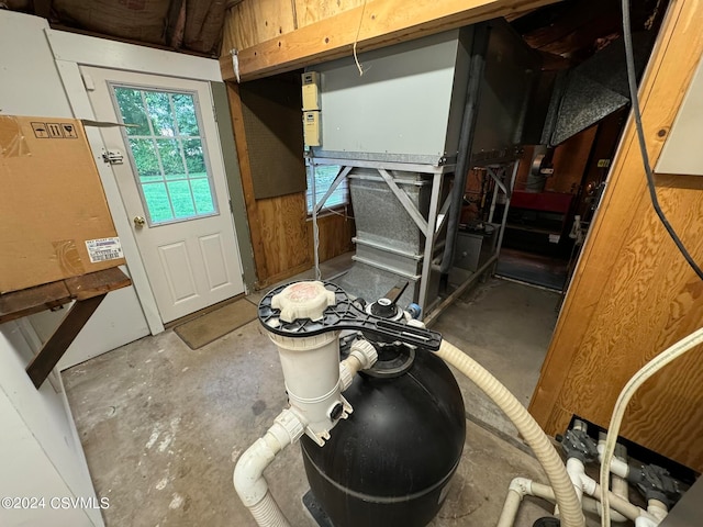 misc room featuring concrete flooring