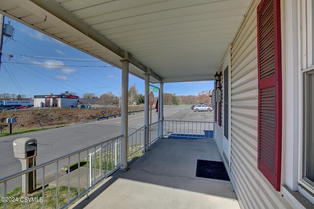 view of patio featuring covered porch