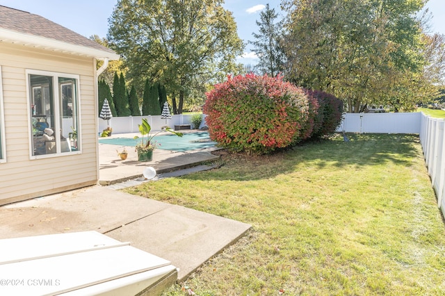 view of yard with a patio