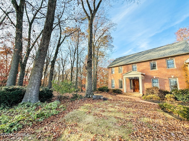 view of front of property