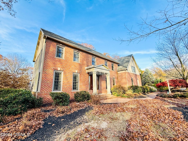 view of front of house