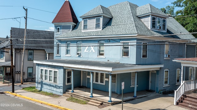 view of front of house