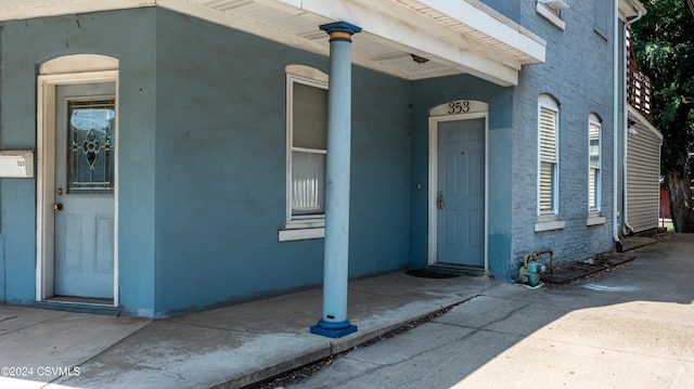 view of property entrance