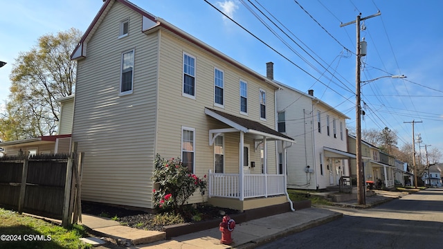 view of front of property featuring a porch