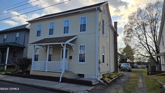 view of front facade with a porch