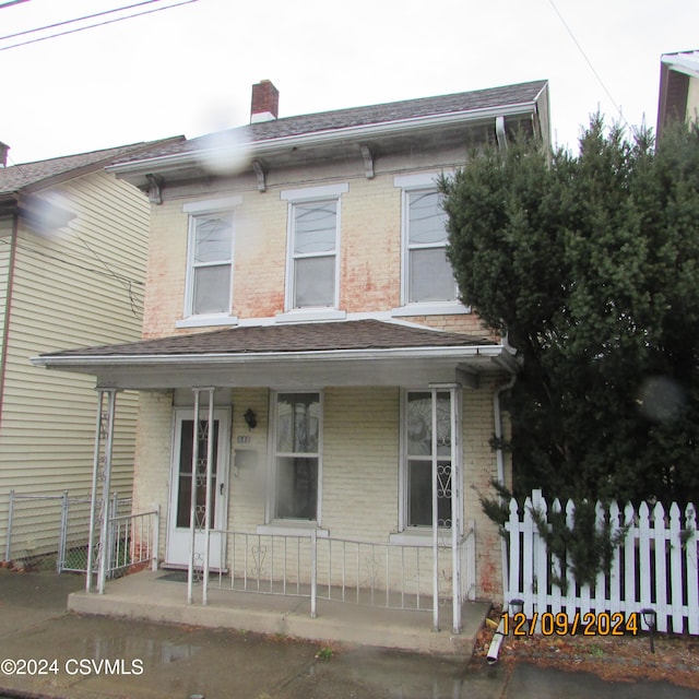 view of front of home with covered porch