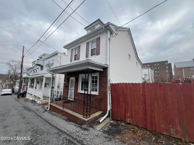 view of front of house featuring covered porch