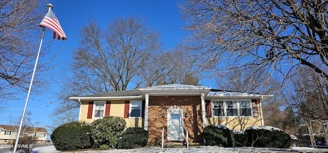 view of front of house