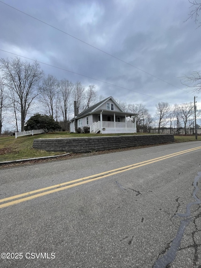 view of front of house with a porch