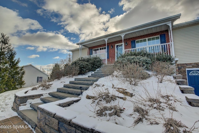 view of front of house featuring a porch