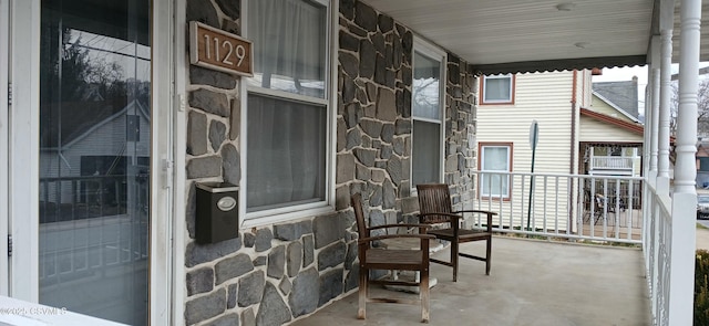 view of patio / terrace with covered porch