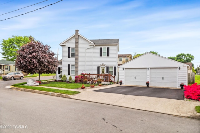 view of front of home with a front lawn