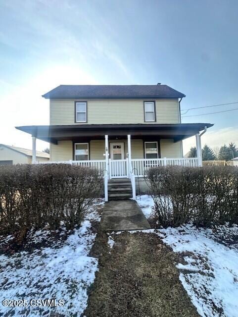 view of front facade featuring a porch