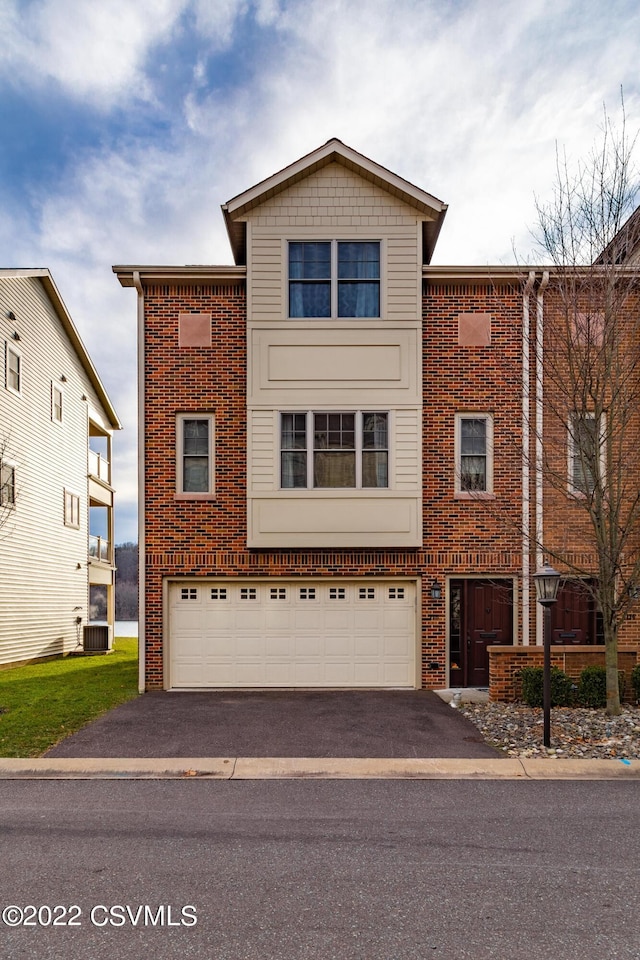 view of front facade with a garage