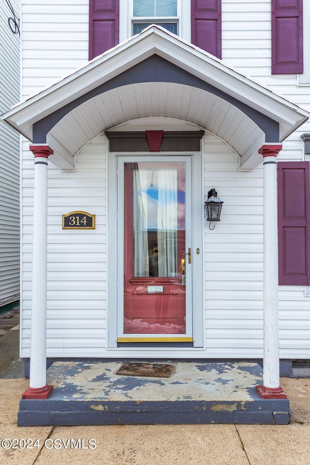 view of property entrance