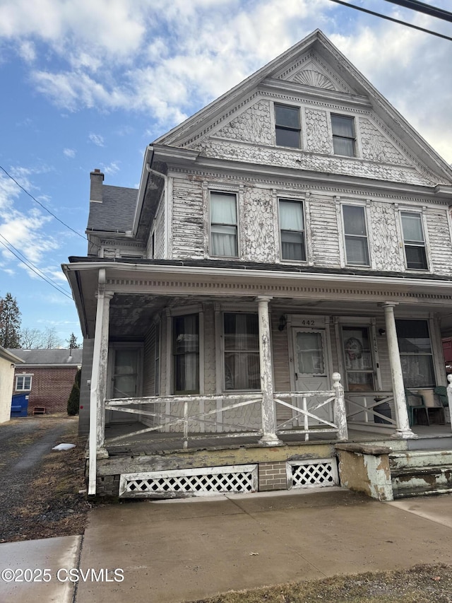 view of front of house featuring a porch