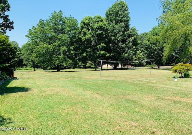 view of yard with volleyball court