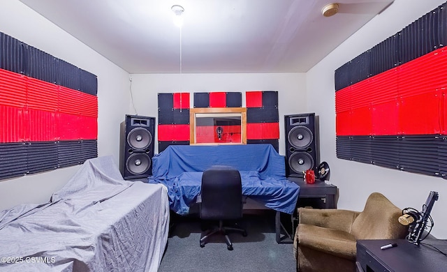 bedroom featuring carpet flooring