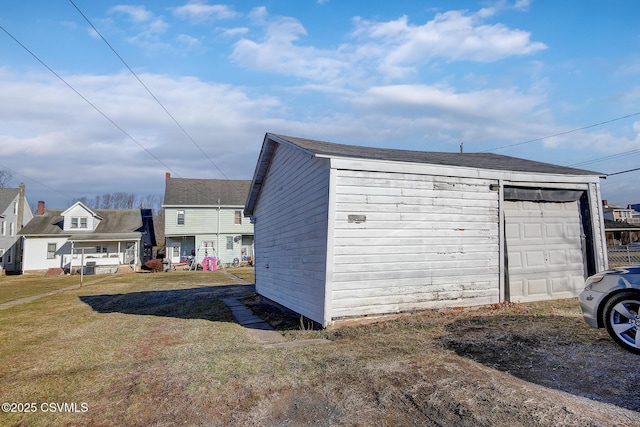 view of detached garage