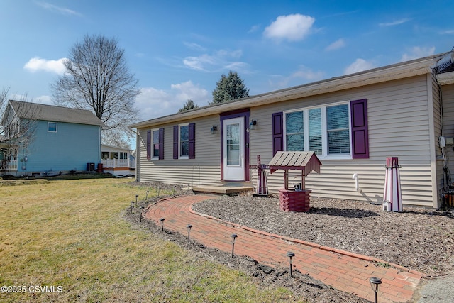 view of front of house with a front yard