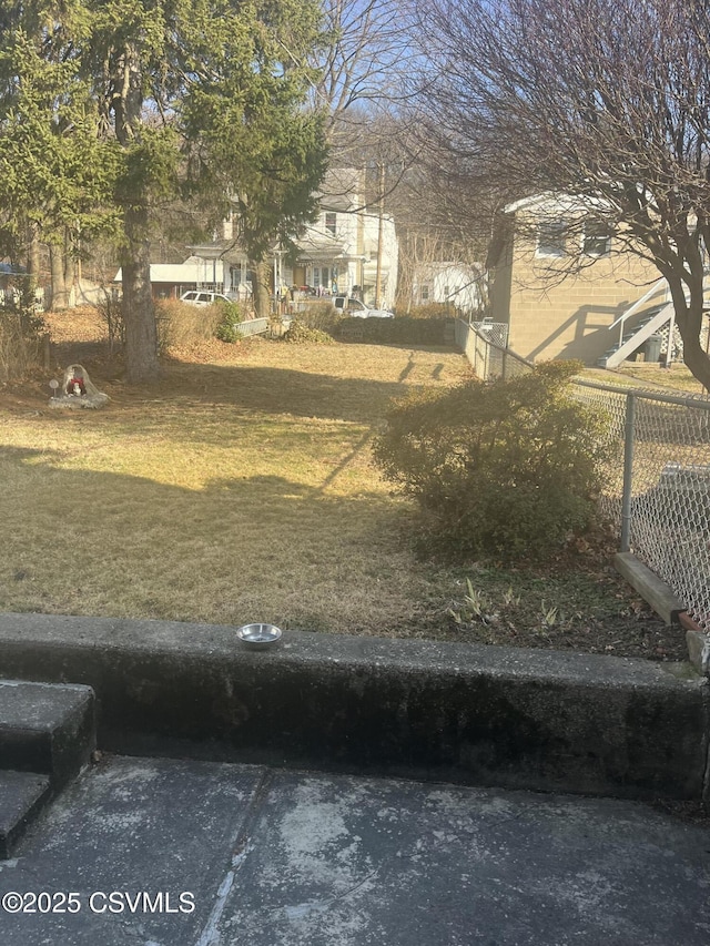 1035 W Walnut St, Coal Township, PA 17866 - view of yard