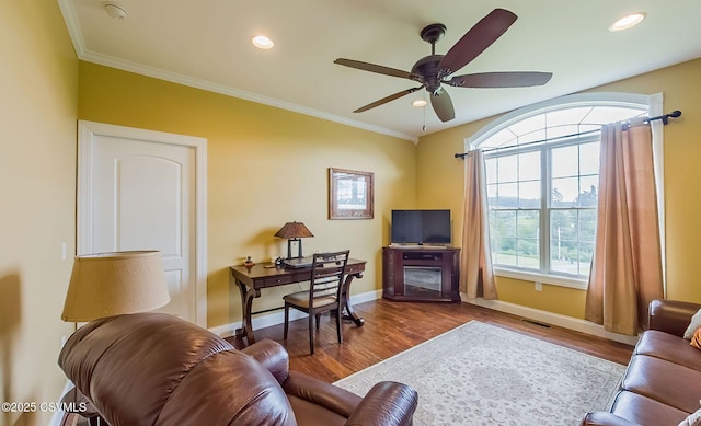 357 Lick Run Rd, Bloomsburg, PA 17815 - living room featuring wood finished floors, baseboards, recessed lighting, ceiling fan, and crown molding