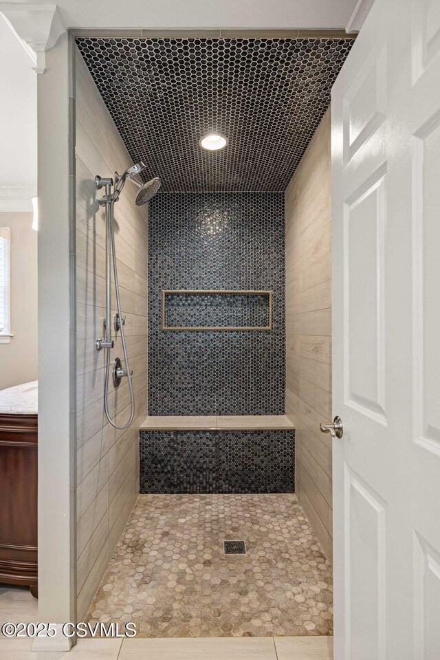 304 Hardscrabble Ln, Lewisburg, PA 17837 - bathroom featuring a tile shower, crown molding, and vanity