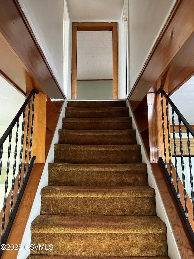 433 E 6th St, Berwick, PA 18603 - view of staircase
