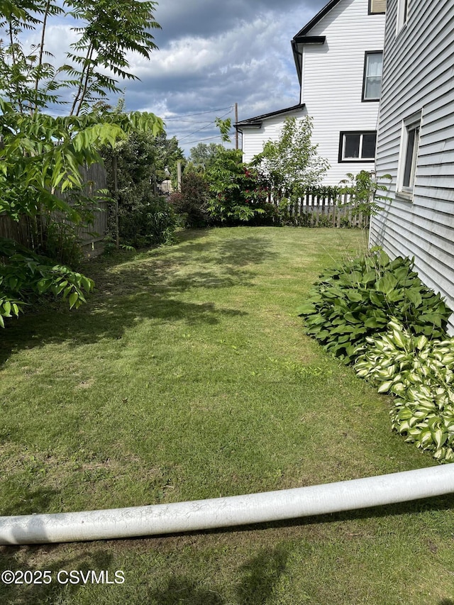 433 E 6th St, Berwick, PA 18603 - view of yard