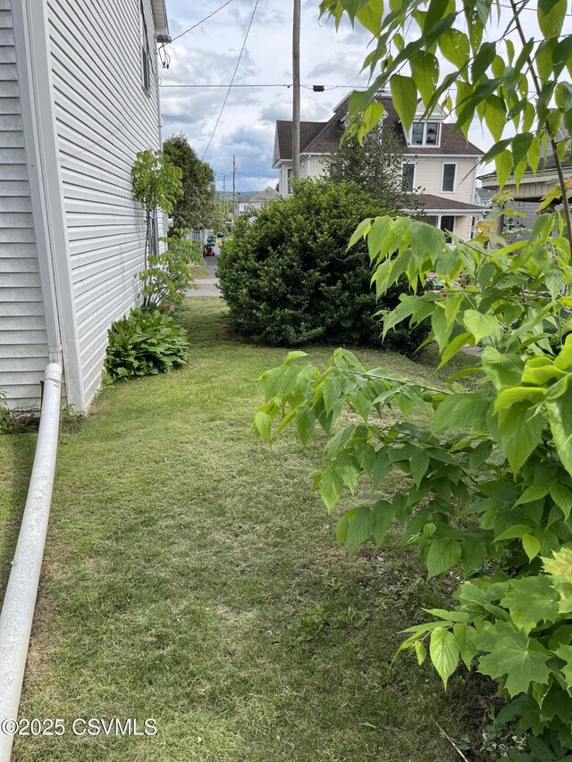433 E 6th St, Berwick, PA 18603 - view of grassy yard