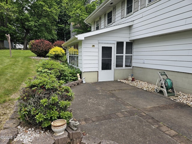 1605 W Montgomery St, Coal Township, PA 17866 - view of patio