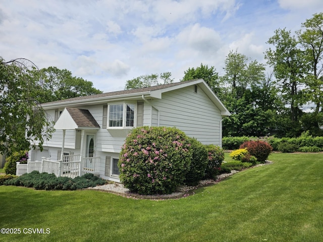 1605 W Montgomery St, Coal Township, PA 17866 - view of front of property with a front lawn